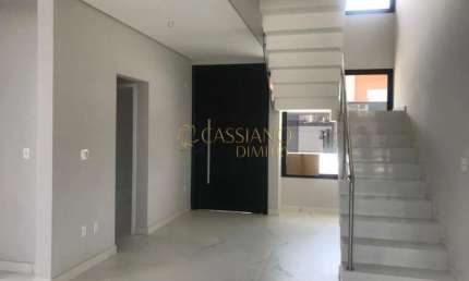 Sobrado à Venda de 354,05m² | 04 dormitórios sendo suítes e 02 vagas de garagem | Condomínio Residencial Vivant - Urbanova