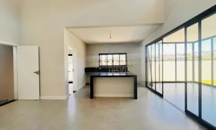 Casa à venda de 221m² | 03 dormitórios sendo 03 suítes e 05 vagas de garagem | Condomínio Residencial Mônaco - Urbanova | São José dos Campos