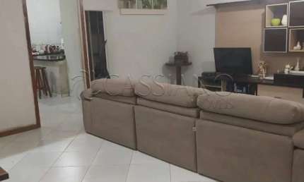 Casa/Sobrado à venda de 300m² | 03 dormitórios, sendo 02 suítes e 03 vagas de garagem | Residencial Cambuí - São José dos Campos |