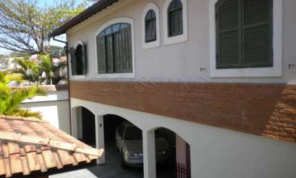 Sobrado à venda de 330m² | 04 dormitórios, sendo 01 suíte e 02 vagas de garagem | Monte Castelo - São José dos Campos |