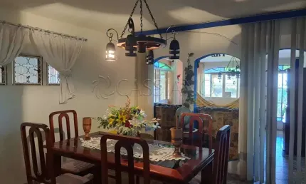 Casa térrea com edícula à venda de 142m² | 04 dormitórios, 03 banheiros e 03 vagas de garagem | Jardim Satélite - São José dos Campos |