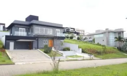 Sobrado à venda de 311m² | 05 dormitórios, sendo suítes e 04 vagas de garagem | Condomínio Reserva do Paratehy Norte - Urbanova | São José dos Campos |