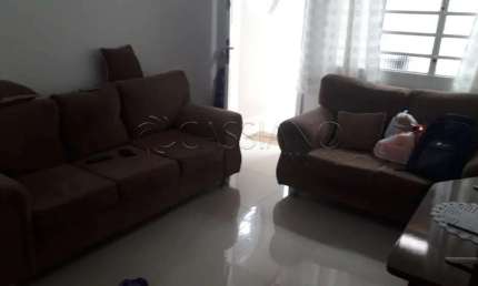 Casa térrea reformada de 02 Dorm. - 80,00m² no Jardim das Industrias