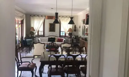 Casa à venda de 370m² | 04 dormitórios, sendo 01 suíte e 03 vagas de garagem | Condomínio Jardim das Colinas - Jardim das Colinas | São José dos Campos |