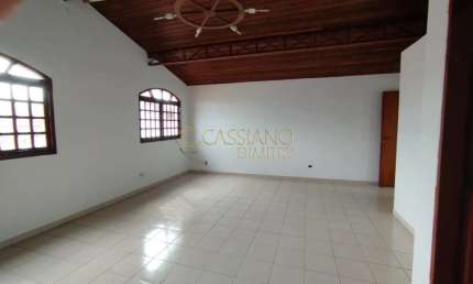 Sobrado comercial e residencial à venda de 302m² | 03 dormitórios, sendo 01 suíte e 04 vagas de garagem | Jardim das Industrias - São José dos Campos |