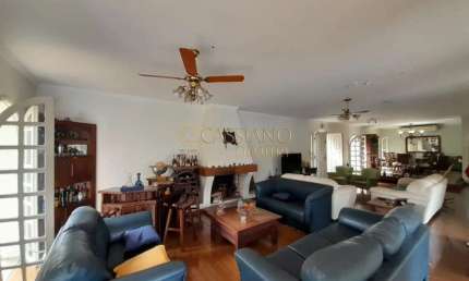 Casa térrea para venda ou locação de 350m² | 04 dormitórios, sendo 02 suítes e 02 vagas de garagem | Jardim Esplanada II - São José dos Campos |