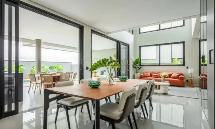 Casa à venda de 435m² | porteira fechada /05 dormitórios sendo 02 suítes e 04 vagas de garagem | condomínio alphaville i - urbanova