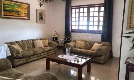 Sobrado à venda de 387m² | 04 dormitórios, sendo 01 suíte e 04 vagas de garagem | Jardim Esplanada II - São José dos Campos |