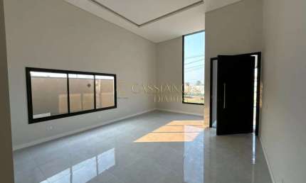 Casa térrea à venda de 300 m² de terreno | 03 dormitórios, sendo 01 suíte e 02 vagas de garagem | Condomínio Residencial Terras do Vale - Caçapava |