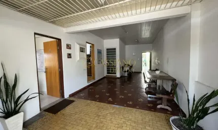 Casa térrea à venda de 203m² | 03 dormitórios, 02 banheiros e 03 vagas de garagem | Vila Maria - São José dos Campos |