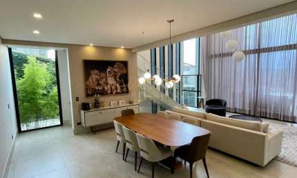 Casa à venda de 480m² | 04 dormitórios, sendo todos suítes e 04 vagas de garagem | Condomínio Residencial Jaguary - Urbanova | São José dos Campos |