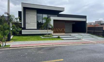 Casa térrea à venda de 243m² | 04 dormitórios, sendo suítes e 04 vagas de garagem | Condomínio Vivant - Urbanova | São José dos Campos |