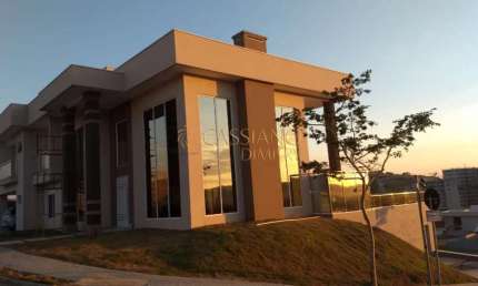 Casa à venda de 567m² | 05 suítes, 07 banheiros e 06 vagas de garagem | Colinas do Paratehy Sul - Colinas do Parathey | São José dos Campos |