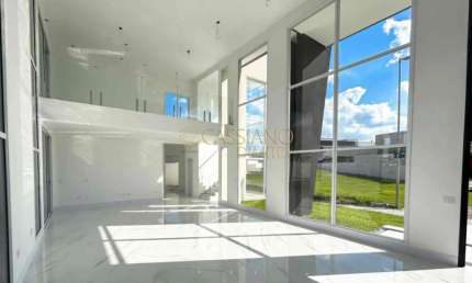 Casa térrea à venda de 700m² | 04 dormitórios, sendo suítes e 02 vagas de garagem | Condomínio Mont Blanc - Urbanova | São José dos Campos |