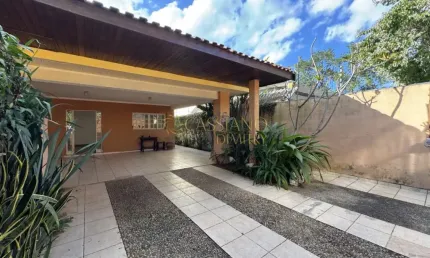 Casa térrea à venda de 136m² | 03 dormitórios, sendo 01 suíte e 04 vagas de garagem | Jardim Esplanada II - São José dos Campos |