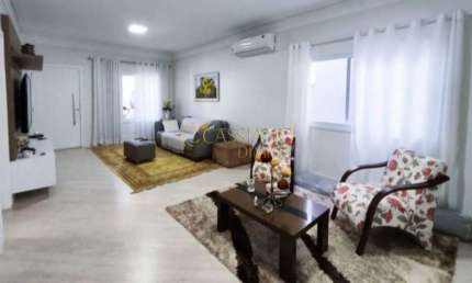 Casa para Locação de 220m² | 04 Dormitórios sendo 01 Suíte e 02 vagas de garagens |Condomínio Floradas do Paratehy - Urbanova
