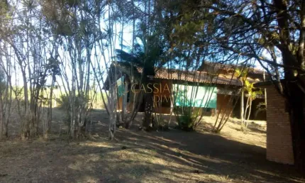 Chácara à venda de 190m² | 02 dormitórios, 01 banheiro e 10 vagas de garagem | Santa Rita - Caçapava |