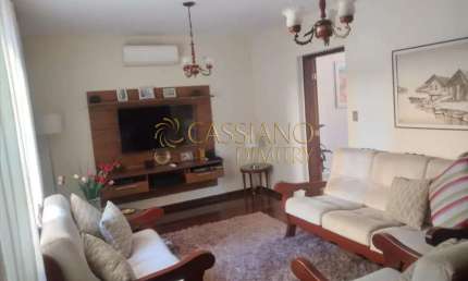 Sobrado à venda de 160m² | 03 dormitórios, sendo 01 suíte e 03 vagas de garagem | Vila Industrial - São José dos Campos |