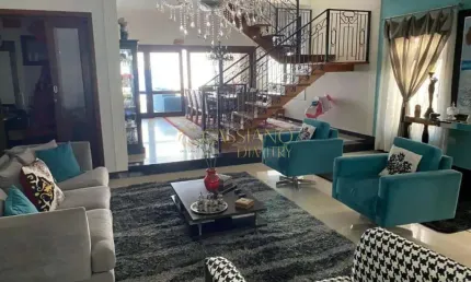 Sobrado à Venda de 400m² | 04 suítes e 04 vagas de garagem | Condomínio Villas de Santana - Jacareí |