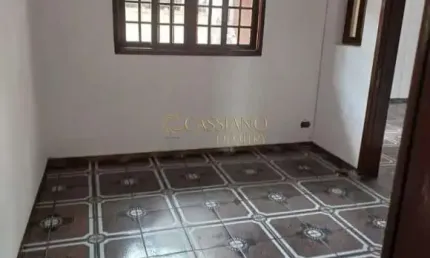 Casa térrea à venda de 190m² | 03 dormitórios, sendo 01 suíte e 06 vagas de garagem | Vila Martinez - Jacareí |