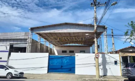Galpão comercial para venda e locação de 700m² | 03 banheiros e 10 vagas de garagem |Centro - São José dos Campos |
