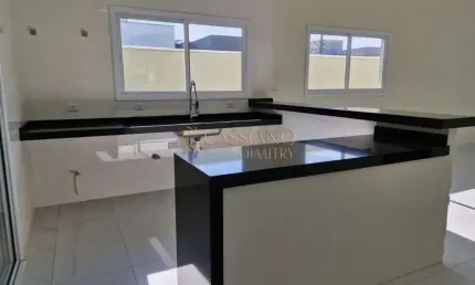 Casa em condomínio fechado à Venda de 220m² | 03 dormitórios sendo 01 suíte e 02 vagas de garagem | Condomínio Reserva Aruanã - Loteamento Floresta