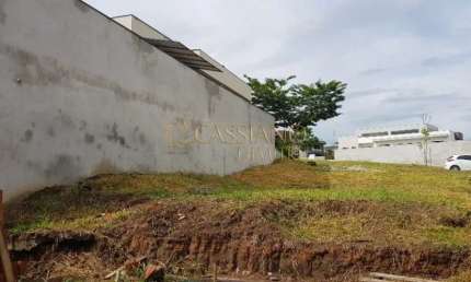 Terreno à venda de 451m² | Condomínio Monte Carlo - Urbanova | São José dos Campos |