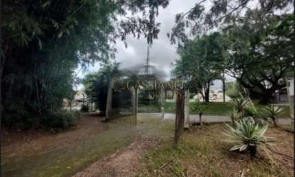 Chácara à venda de 199,30m² | 04 dormitórios, sendo suítes e edícula | Chácaras São José - São José do Campos |