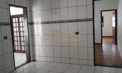 Casa térrea para locação com 02 dormitórios e 04 vagas de garagem com 134m² | Jardim Oriente - São José dos Campos |