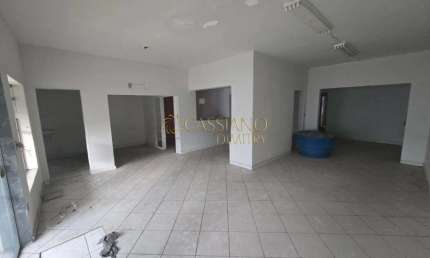 Casa comercial reformada para locação de 300m² | 03 banheiros e 04 vagas de garagem | Vila Adyana - São José dos Campos |
