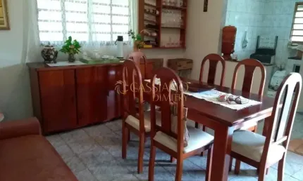 Sítio à venda de 300m² | 04 dormitórios, sendo suítes e 04 vagas de garagem | Bairro do Sertãozinho | São José dos Campos |