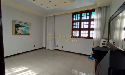 Casa à venda de 400m² | 04 dormitórios, sendo 02 suítes e 04 vagas de garagem | jardim das colinas | são josé dos campos |