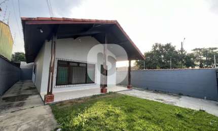 Casa na Praia, com 3 Quartos, perto do centro, escriturada