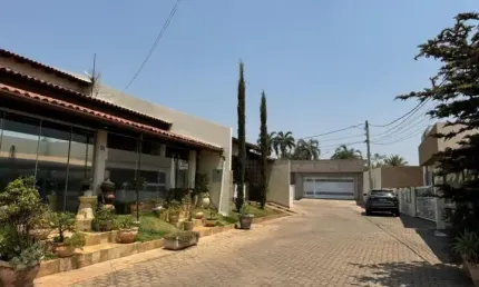 -Excelente Casa 3 Quartos- 03 Suítes- Condomínio Fechado- Localização Privilegiada