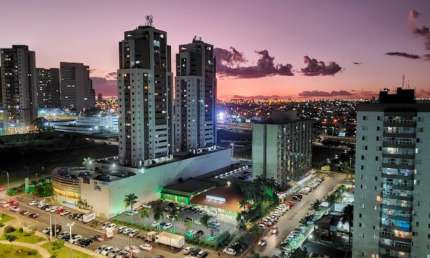 -Apartamento 4 quartos (transformado 3 suítes com closet), andar alto, vista livre, mobiliado