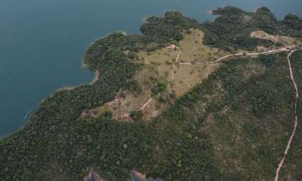-Fazenda linda uma península voltado para o lago corumbá IV