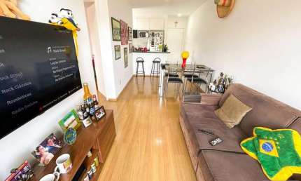 Apartamento para Venda em São Paulo, Vila Carmosina, 2 dormitórios, 1 banheiro, 1 vaga