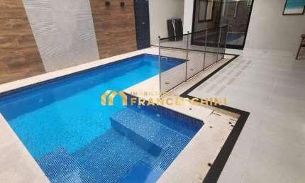VENDA - CASA com 272m2 - CONDOMÍNIO FECHADO - 04 SUÍTES - URBANOVA