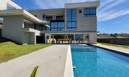 VENDA - MAGNÍFICA CASA de ESQUINA - SOBRADO com 640m2 - CONDOMÍNIO FECHADO - URBANOVA