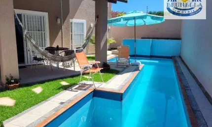 Casa 2 quadras da Praia da Enseada. - Região da Brunella.
