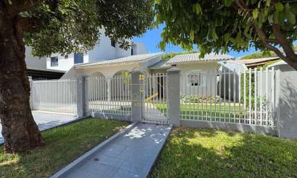 Casa à venda em Marechal Cândido Rondon, Próximo a Unioeste com 5 quartos, 190m²