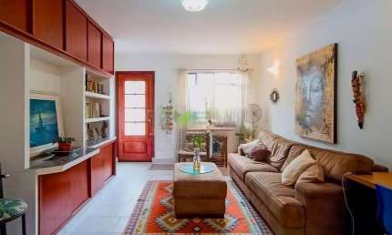 Imperdível oportunidade de adquirir casa de 2 quartos na Pompeia, São Paulo-SP!garagem inclusa.
