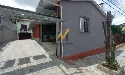 Casa no BAIRRO MEDIANEIRA COM  2 VAGAS GARAGEM E CHURRASQUEIRA