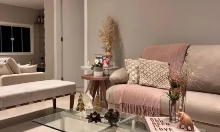 Deslumbrante Casa 3 quartos  sendo 1 suite , com piscina , total conforto em Condomínio no Sapê