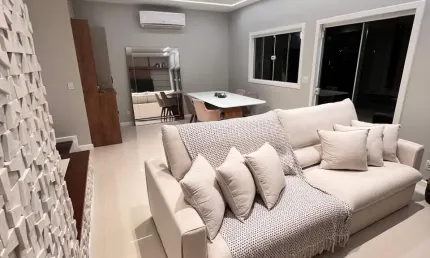 Deslumbrante Casa 3 quartos  sendo 1 suite , com piscina , total conforto em Condomínio no Sapê