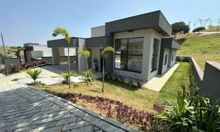 VENDO CASA TÉRREA NO CONDOMÍNIO TERRAS DE SANTA CRUZ, BRAGANÇA PTA-SP.