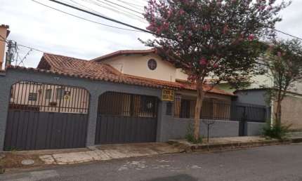 Casa com 3 quartos à venda na Rua Joaquim Francisco da Silveira, Ipiranga, Belo Horizonte, 260 m2 por R$ 810.000
