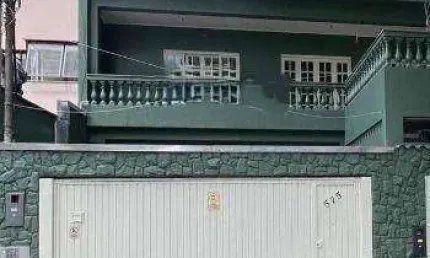 Sobrado para alugar, 327 m² por R$ 9.225,27/mês - Jardim - Santo André/SP