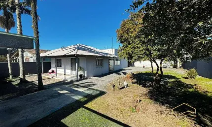 Casa de 120m² com 3 quartos e suíte em balneário barra do sul - costeira
