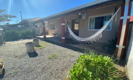 Casa com 3 quartos sendo 2 suítes em Balneário Barra do Sul - Salinas